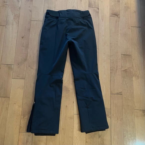 Descente ski pant - like new - Picture 3 of 4